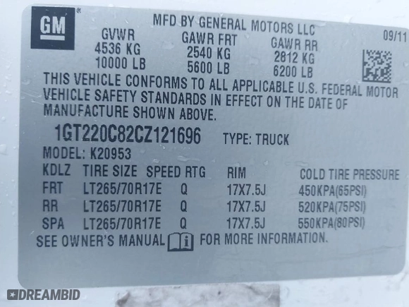 2012 GMC Sierra 2500HD SLE with VIN 1GT220C82CZ121696, listed as a IAAI auction lot 41608078 with 418,639 mi miles. Bid and sale history available at carsss.com. Image 9.