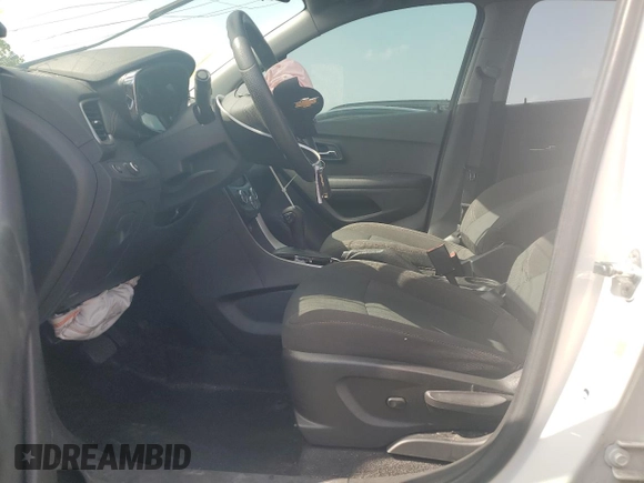 2022 Chevrolet Trax LS z VIN KL7CJKSM7NB530318, wystawiony jako Copart lot #58771845 z przebiegiem 35 691 mil mil oraz Nie do naprawy • Non repairable. Historia ofert i sprzedaży dostępna na DreamBid. Obrazek 7.