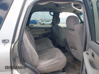 2002 Chevrolet Tahoe LS z VIN 1GNEC13V22R206341, wystawiony jako IAAI lot #42436560 z przebiegiem 271 904 mil mil oraz . Historia ofert i sprzedaży dostępna na DreamBid. Obrazek 8.