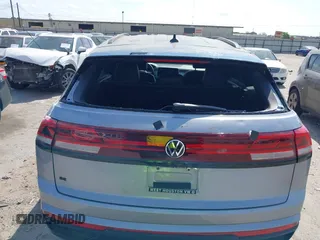 2024 Volkswagen Atlas SE with VIN 1V2WE2CA0RC201550, listed as a IAAI auction lot 42048995 with 47,181 mi miles and . Bid and sale history available at DreamBid. Image 6.