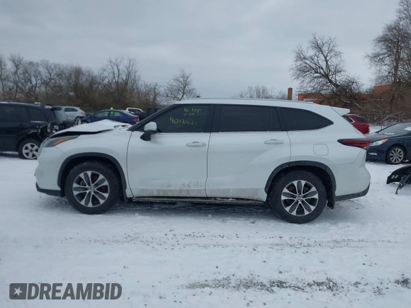 2024 Toyota Highlander LE with VIN 5TDKDRAH8RS537537, listed as a IAAI auction lot 41312425 with 194,008 mi miles and . Bid and sale history available at DreamBid. Image 14.