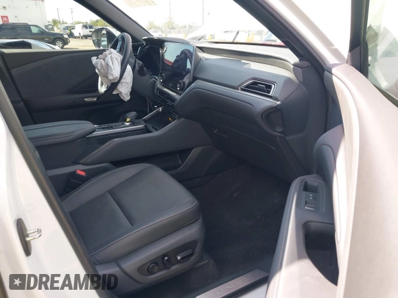 2024 Lexus TX 350 with VIN 5TDAAAB6XRS011638, listed as a IAAI auction lot 42012566 with 14,156 mi miles and . Bid and sale history available at DreamBid. Image 5.