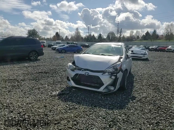 2016 Toyota Prius One z VIN JTDKDTB35G1135081, wystawiony jako Copart lot #49517745 z przebiegiem 69 327 mil mil oraz Szkoda całkowita • Salvage title. Historia ofert i sprzedaży dostępna na DreamBid. Obrazek 10.