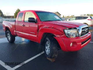 2008 Toyota Tacoma with VIN 5TEUU42N28Z580286, listed as a IAAI auction lot 41217350 with 144,950 mi miles and . Bid and sale history available at DreamBid. Image 1.