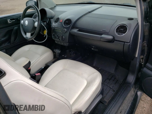 2010 Volkswagen Beetle with VIN 3VWRW3AG7AM027033, listed as a Copart auction lot 72426264 with 131,396 mi miles and Clean title. Bid and sale history available at DreamBid. Image 8.