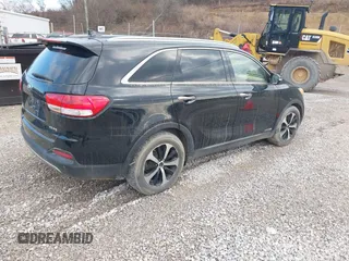 2017 Kia Sorento EX with VIN 5XYPHDA54HG323420, listed as a IAAI auction lot 41649355 with Not Provided miles and . Bid and sale history available at DreamBid. Image 4.