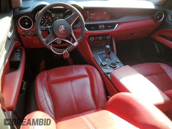 2019 Alfa Romeo Stelvio Ti Lusso z VIN ZASPAKBN0K7C71285, wystawiony jako Copart lot #83194964 z przebiegiem 59 811 mil mil oraz Szkoda całkowita • Salvage title. Historia ofert i sprzedaży dostępna na DreamBid. Obrazek 8.