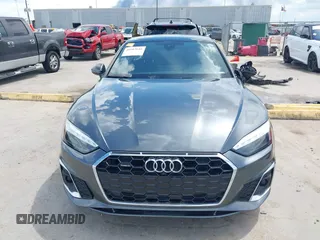 2022 Audi A5 Sportback S line Premium Plus z VIN WAUFACF5XNA009427, wystawiony jako IAAI lot #40203616 z przebiegiem 54 005 mil mil oraz . Historia ofert i sprzedaży dostępna na DreamBid. Obrazek 12.