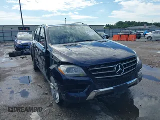 2014 Mercedes-Benz M 350 with VIN 4JGDA5JB1EA371631, listed as a IAAI auction lot 42355642 with 147,736 mi miles and . Bid and sale history available at DreamBid. Image 1.