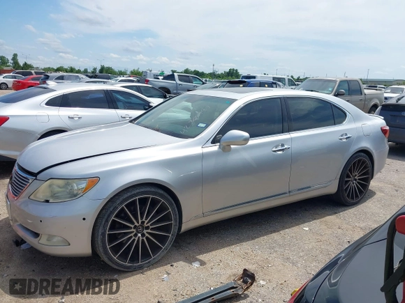 2007 Lexus LS 460 L with VIN JTHGL46F975020154, listed as a IAAI auction lot 42369197 with 136,158 mi miles and . Bid and sale history available at DreamBid. Image 14.