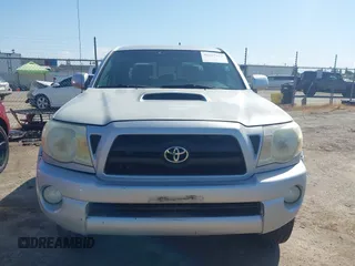 2007 Toyota Tacoma PreRunner с VIN 5TEJU62NX7Z450754, выставлен на аукционе IAAI как лот 42167915 с пробегом 221 560 миль миль и . История ставок и продаж доступна на DreamBid. Изображение 12.