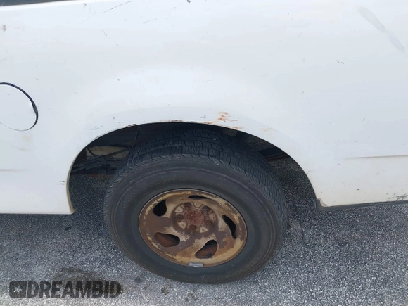 2003 Ford F-150 XL с VIN 1FTRX17253NA21787, выставлен на аукционе IAAI как лот 41963087 с пробегом 317 059 миль миль и . История ставок и продаж доступна на DreamBid. Изображение 14.