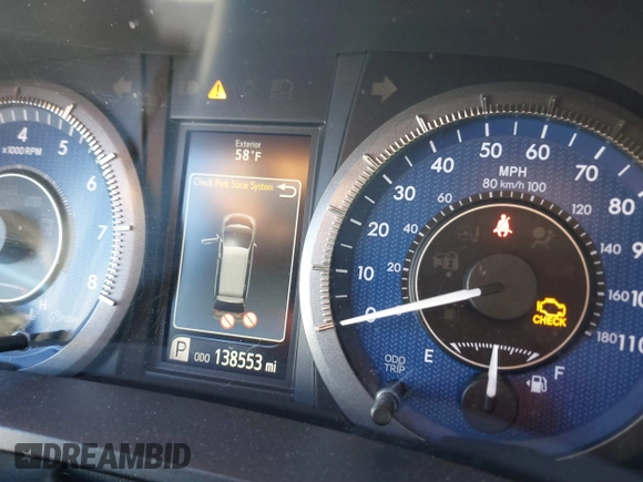 2016 Toyota Sienna XLE with VIN 5TDYK3DCXGS706385, listed as a IAAI auction lot 41286243 with 138,553 mi miles. Bid and sale history available at carsss.com. Image 7.