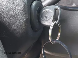 2003 Chevrolet Silverado 1500 LS с VIN 1GCEK19T53E247220, выставлен на аукционе IAAI как лот 39724756 с пробегом 234 177 миль миль и . История ставок и продаж доступна на DreamBid. Изображение 11.