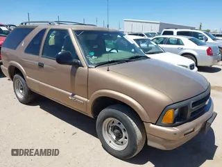 1997 Chevrolet Blazer LS with VIN 1GNCS18W7VK112285, listed as a IAAI auction lot 42485308 with 207,504 mi miles and . Bid and sale history available at DreamBid. Image 1.