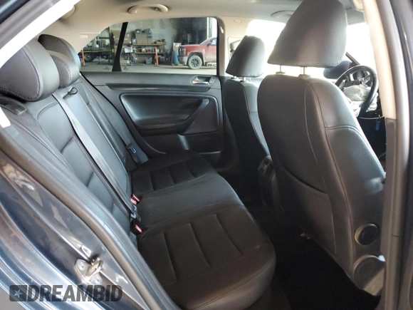 2010 Volkswagen Jetta TDI с VIN 3VWRL7AJ3AM148931, выставлен на аукционе Copart как лот 50616795 с пробегом 147 145 миль миль и Списание • Salvage title. История ставок и продаж доступна на DreamBid. Изображение 11.