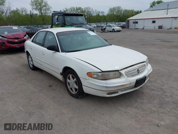 2004 Buick Regal LS with VIN 2G4WB52K941332654, listed as a IAAI auction lot 42106741 with 174,319 mi miles. Bid and sale history available at carsss.com. Image 1.