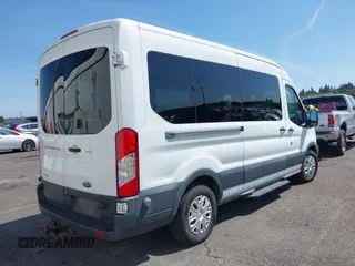 2015 Ford Transit Passenger XL z VIN 1FBAX2CG7FKA75719, wystawiony jako IAAI lot #42135118 z przebiegiem Nie podano mil oraz . Historia ofert i sprzedaży dostępna na DreamBid. Obrazek 4.