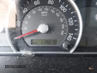 2007 Kia Sorento LX with VIN KNDJD736775665931, listed as a IAAI auction lot 42471301 with 119,870 mi miles and . Bid and sale history available at DreamBid. Image 7.