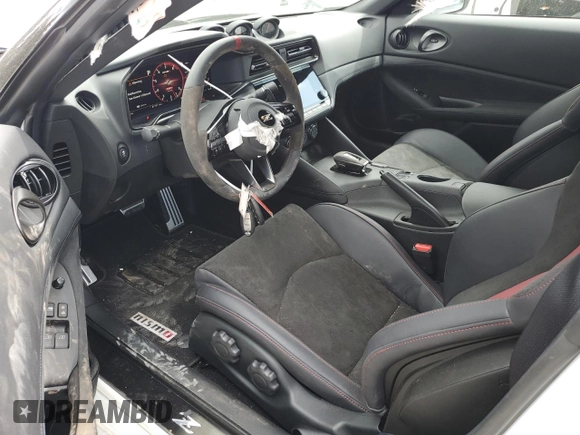 2024 Nissan Z Nismo z VIN JN1BZ4CH6RM361913, wystawiony jako Copart lot #55568264 z przebiegiem 482 mil mil oraz Szkoda całkowita • Salvage title. Historia ofert i sprzedaży dostępna na DreamBid. Obrazek 8.