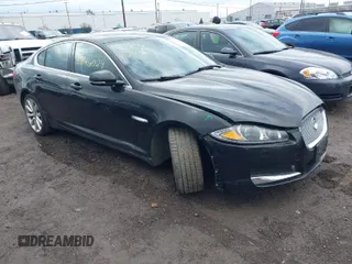 2012 Jaguar XF z VIN SAJWA0FB5CLS46112, wystawiony jako IAAI lot #41846029 z przebiegiem 123 044 mil mil oraz . Historia ofert i sprzedaży dostępna na DreamBid. Obrazek 1.