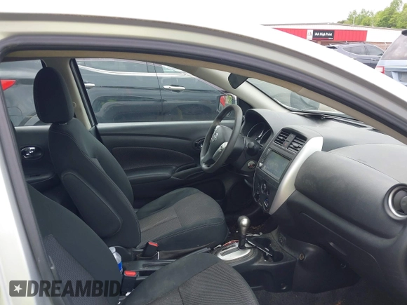 2019 Nissan Versa SV z VIN 3N1CN7AP7KL832771, wystawiony jako IAAI lot #42124711 z przebiegiem 160 856 mil mil oraz . Historia ofert i sprzedaży dostępna na DreamBid. Obrazek 5.