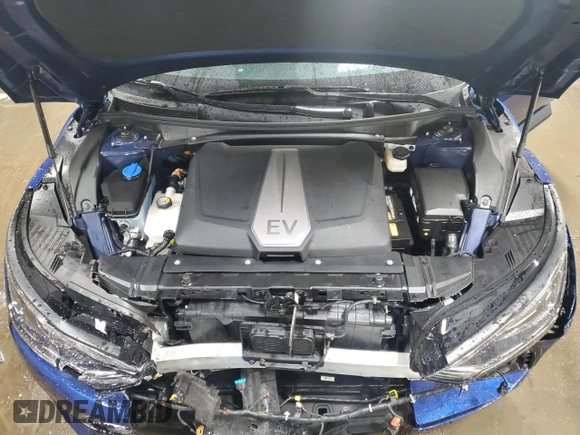 2022 Kia EV6 GT-Line with VIN KNDC4DLC8N5051268, listed as a Copart auction lot 50962335 with 9,589 mi miles and Salvage Title. Bid and sale history available at carsss.com. Image 11.