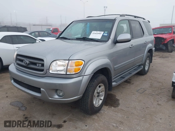 2003 Toyota Sequoia SR5 with VIN 5TDZT34A03S200882, listed as a IAAI auction lot 41664909 with 221,882 mi miles. Bid and sale history available at carsss.com. Image 2.