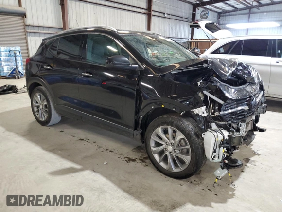 2023 Buick Encore GX Essence z VIN KL4MMFSL7PB106941, wystawiony jako Copart lot #61770545 z przebiegiem 36 593 mil mil oraz Nie do naprawy • Non repairable. Historia ofert i sprzedaży dostępna na DreamBid. Obrazek 4.