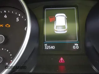 2018 Volkswagen Tiguan S с VIN 3VV1B7AX4JM059717, выставлен на аукционе IAAI как лот 40844600 с пробегом 32 540 миль миль и . История ставок и продаж доступна на DreamBid. Изображение 16.