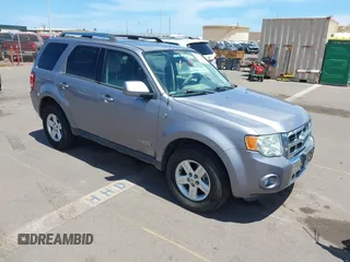 2008 Ford Escape Hybrid с VIN 1FMCU49HX8KC68082, выставлен на аукционе IAAI как лот 42806471 с пробегом 104 848 миль миль и . История ставок и продаж доступна на DreamBid. Изображение 1.
