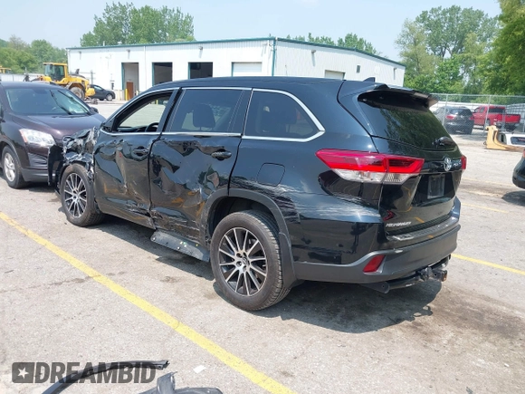 2018 Toyota Highlander SE with VIN 5TDJZRFH6JS496061, listed as a IAAI auction lot 42438105 with 76,637 mi miles and . Bid and sale history available at DreamBid. Image 3.