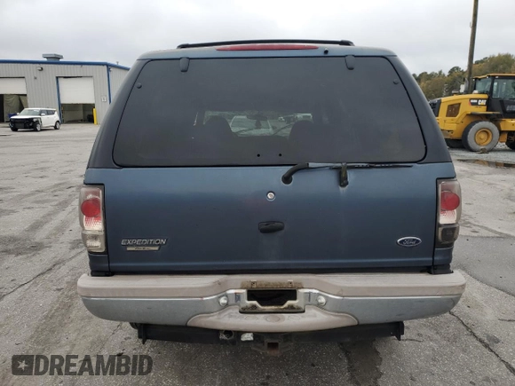 1998 Ford Expedition XLT with VIN 1FMRU17L6WLB49582, listed as a Copart auction lot 81042054 with 254,663 mi miles and Salvage Title. Bid and sale history available at carsss.com. Image 6.