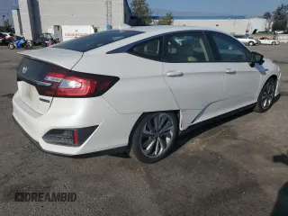 2019 Honda Clarity Plug-In Hybrid with VIN JHMZC5F10KC001340, listed as a Copart auction lot 83696954 with 141,062 mi miles and Salvage Title. Bid and sale history available at carsss.com. Image 3.