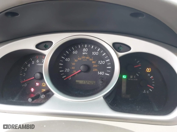 2006 Toyota Highlander with VIN JTEGP21A860101367, listed as a IAAI auction lot 41316085 with 172,426 mi miles. Bid and sale history available at carsss.com. Image 7.