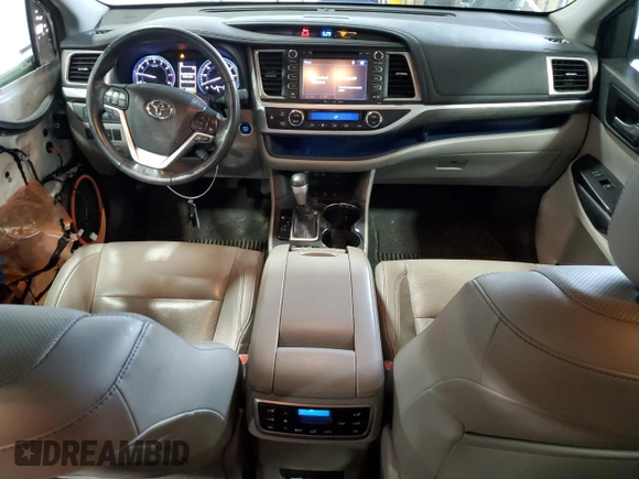 2018 Toyota Highlander Limited with VIN 5TDDZRFH1JS818134, listed as a Copart auction lot 61912885 with 69,183 mi miles and Salvage title. Bid and sale history available at DreamBid. Image 8.