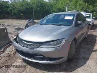 2015 Chrysler 200 S с VIN 1C3CCCBB5FN696911, выставлен на аукционе IAAI как лот 42394373 с пробегом 142 101 миль миль и . История ставок и продаж доступна на DreamBid. Изображение 2.