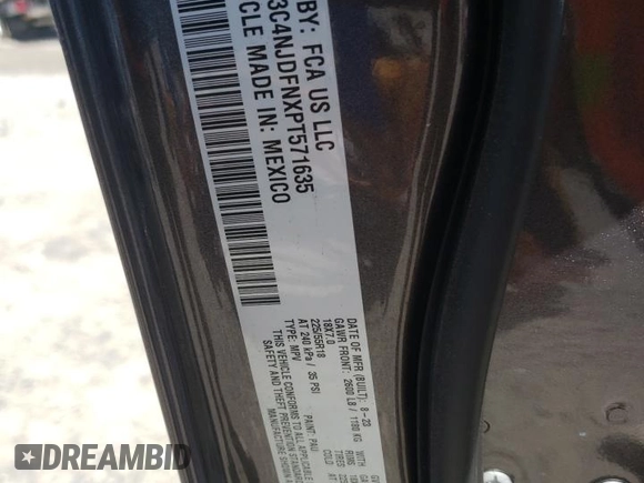 2023 Jeep Compass Latitude Lux z VIN 3C4NJDFNXPT571635, wystawiony jako Copart lot #49438395 z przebiegiem 12 019 mil mil oraz Szkoda całkowita • Salvage title. Historia ofert i sprzedaży dostępna na DreamBid. Obrazek 13.
