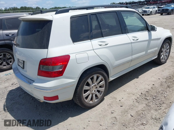 2012 Mercedes-Benz GLK with VIN WDCGG5GB4CF877097, listed as a IAAI auction lot 42127733 with Not Provided miles. Bid and sale history available at carsss.com. Image 4.