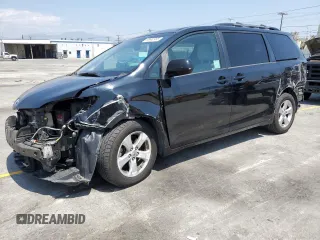 2017 Toyota Sienna LE Auto Access Seat с VIN 5TDKZ3DC3HS862142, выставлен на аукционе Copart как лот 55682985 с пробегом 85 833 миль миль и Списание • Salvage title. История ставок и продаж доступна на DreamBid. Изображение 1.