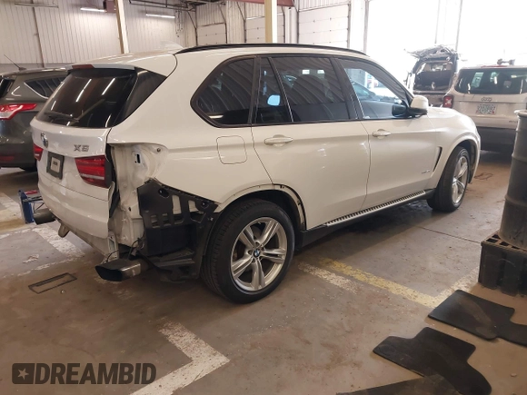 2015 BMW X5 xDrive50i z VIN 5UXKR6C56F0J76986, wystawiony jako IAAI lot #42079106 z przebiegiem 96 220 mil mil oraz . Historia ofert i sprzedaży dostępna na DreamBid. Obrazek 4.