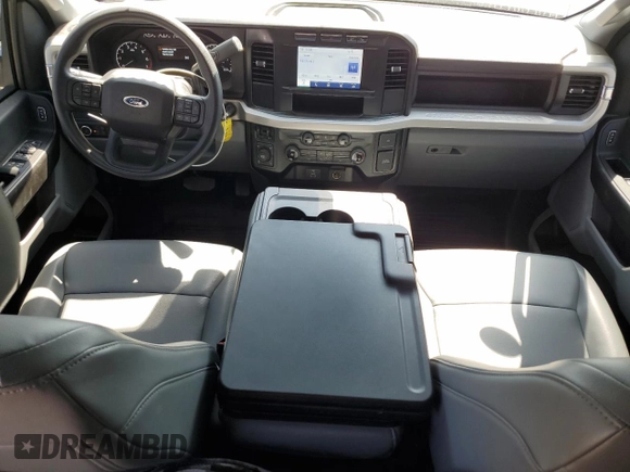 2023 Ford F-350 с VIN 1FT8W3BAXPED51651, выставлен на аукционе Copart как лот 69656364 с пробегом 21 593 миль миль и Списание • Salvage title. История ставок и продаж доступна на DreamBid. Изображение 8.