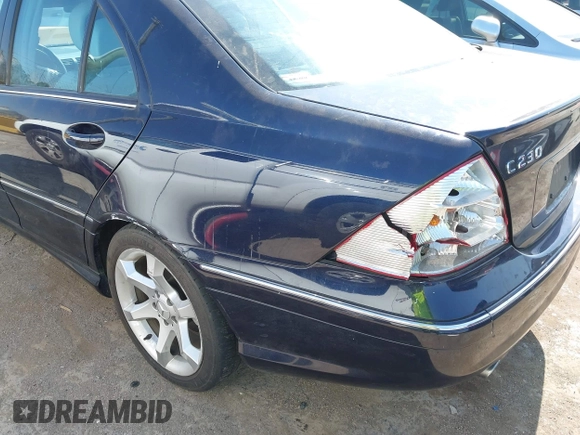 2007 Mercedes-Benz C 230 Sport с VIN WDBRF52HX7F906166, выставлен на аукционе IAAI как лот 42440243 с пробегом 82 522 миль миль и . История ставок и продаж доступна на DreamBid. Изображение 6.