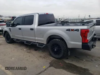 2019 Ford F-250 XL with VIN 1FT7W2BT0KEC17148, listed as a Copart auction lot 84203284 with 101,037 mi miles and Salvage title. Bid and sale history available at DreamBid. Image 2.