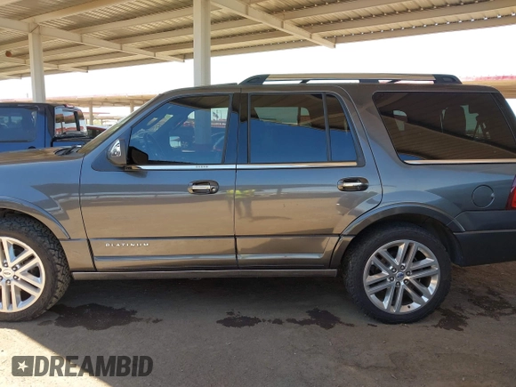 2017 Ford Expedition Platinum z VIN 1FMJU1MT5HEA25988, wystawiony jako IAAI lot #42577390 z przebiegiem 185 037 mil mil oraz . Historia ofert i sprzedaży dostępna na DreamBid. Obrazek 14.