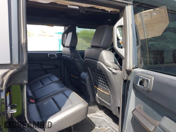 2024 Ford Bronco Badlands z VIN 1FMEE9BP7RLA35583, wystawiony jako IAAI lot #41905835 z przebiegiem 11 260 mil mil oraz . Historia ofert i sprzedaży dostępna na DreamBid. Obrazek 8.
