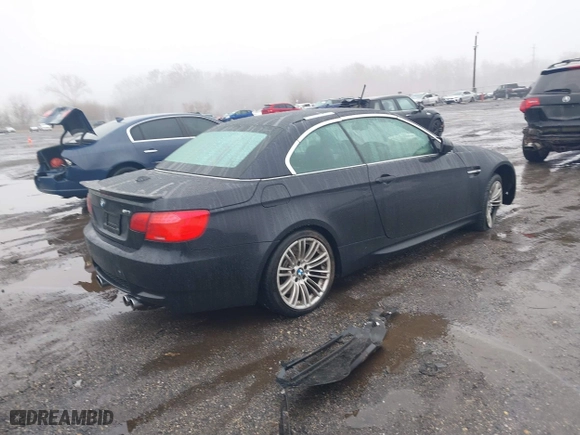 2011 BMW M3 with VIN WBSDX9C56BE784093, listed as a IAAI auction lot 41564377 with 1 mi miles. Bid and sale history available at carsss.com. Image 4.