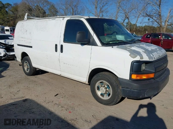 2008 Chevrolet Express Cargo Van with VIN 1GCGG25C481199553, listed as a IAAI auction lot 41508779 with 213,446 mi miles. Bid and sale history available at carsss.com. Image 1.