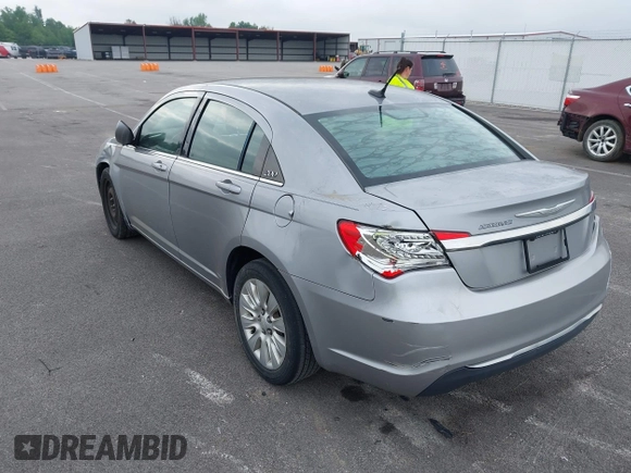 2013 Chrysler 200 LX with VIN 1C3CCBABXDN640536, listed as a IAAI auction lot 39425402 with 188,960 mi miles. Bid and sale history available at carsss.com. Image 14.