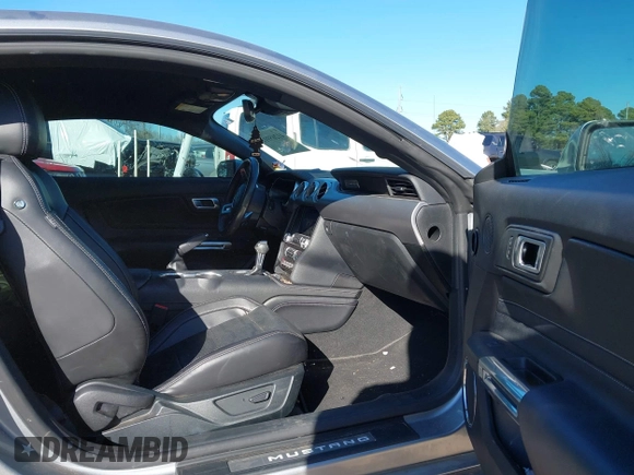 2022 Ford Mustang EcoBoost with VIN 1FA6P8TH6N5140060, listed as a IAAI auction lot 41265911 with 32,532 mi miles. Bid and sale history available at carsss.com. Image 5.